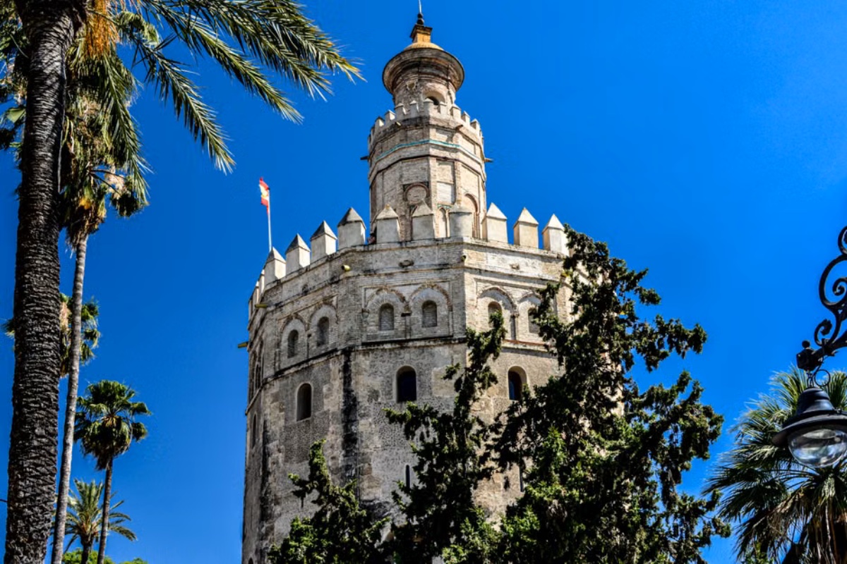 llegar a la torre del oro
