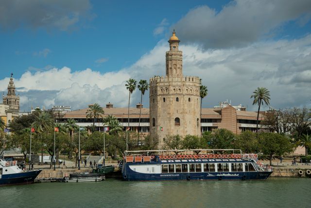 qué ver cerca de la Torre del Oro Sevilla qué ver cerca de la Torre del Oro Sevilla